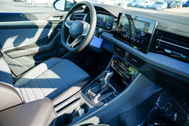 2025 Volkswagen Jetta 1.5T SE photo 34