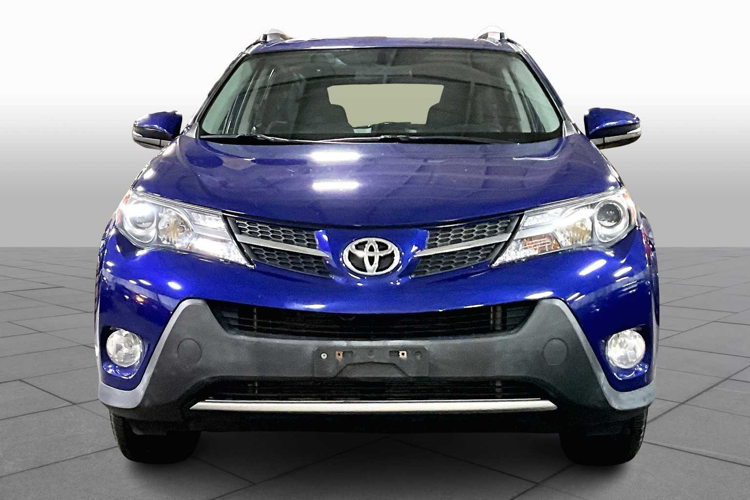 2015 Toyota RAV4 XLE photo 3