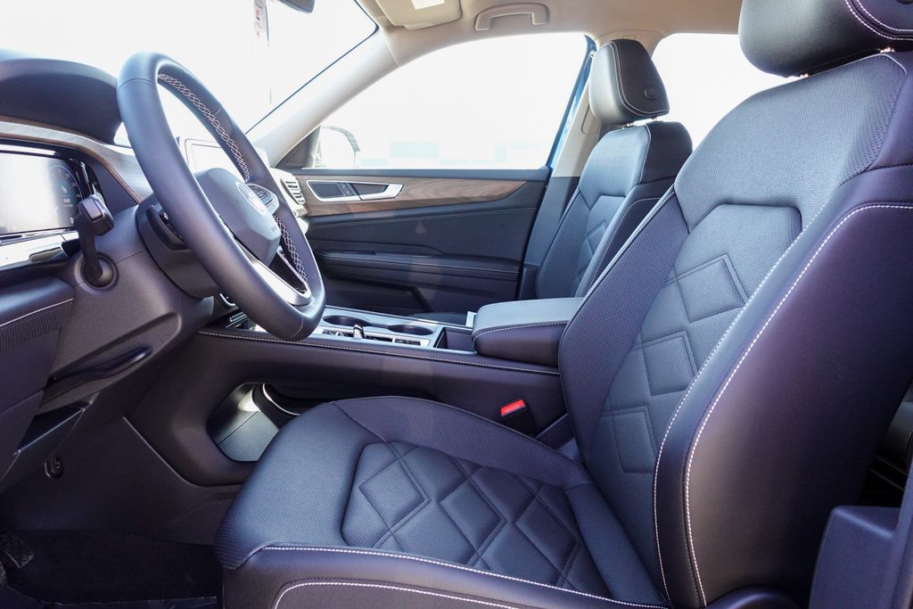 2025 Volkswagen Atlas SE photo 10