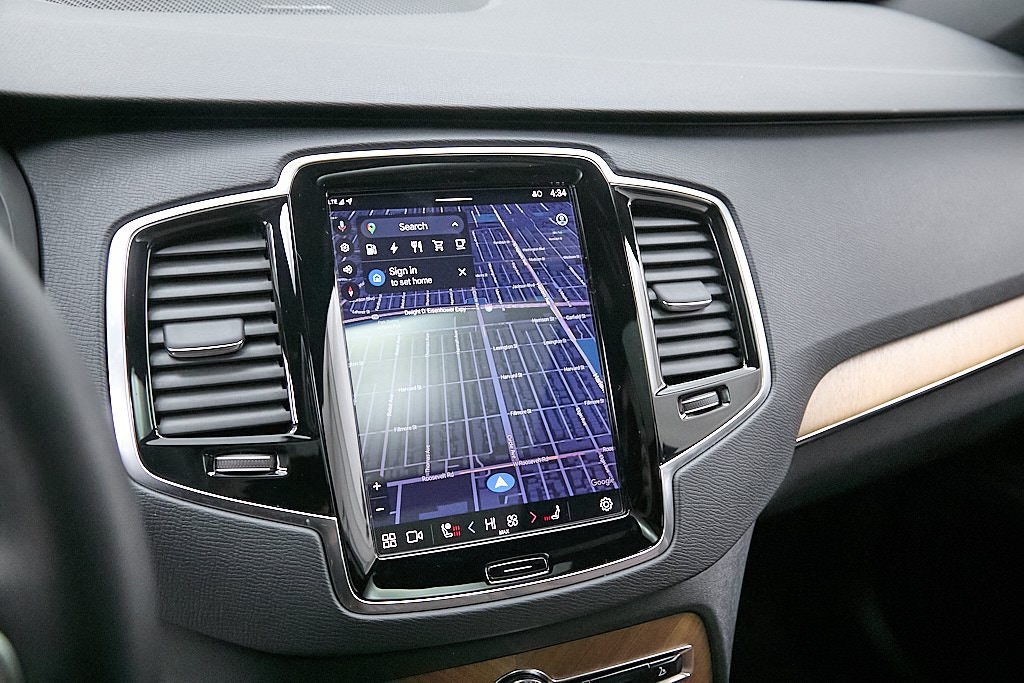 2023 VOLVO XC90 - Image 16