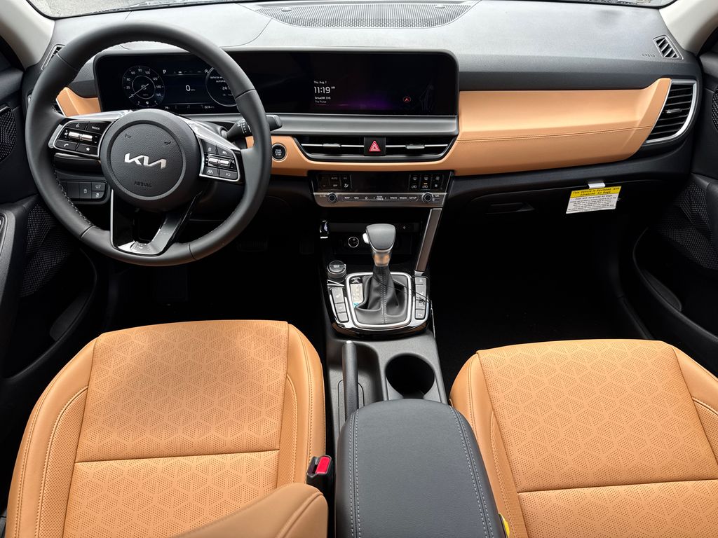 2025 Kia Seltos EX photo 20