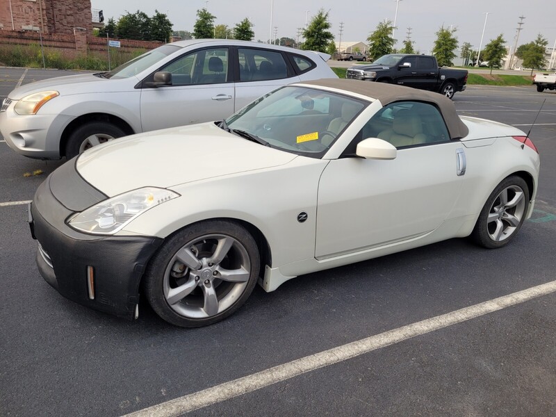 2007 Nissan 350Z Touring photo 2