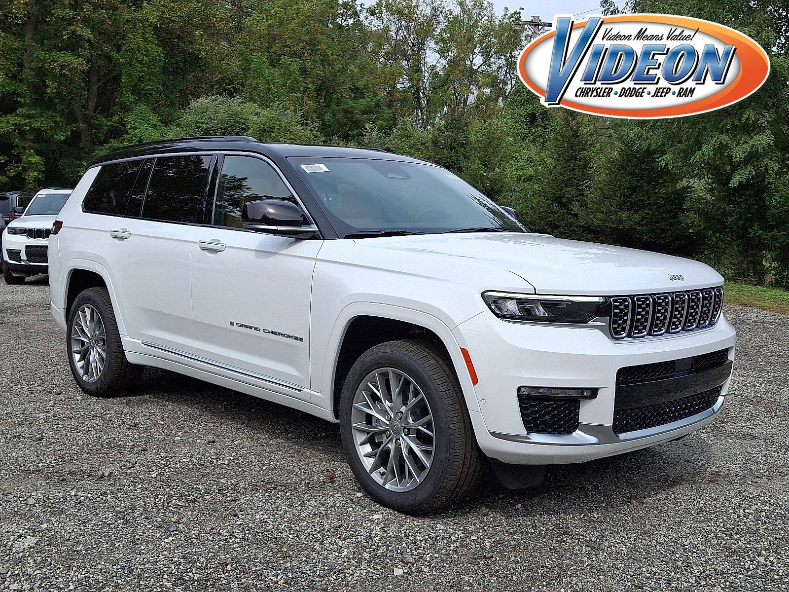 2025 Jeep Grand Cherokee L Summit's photo