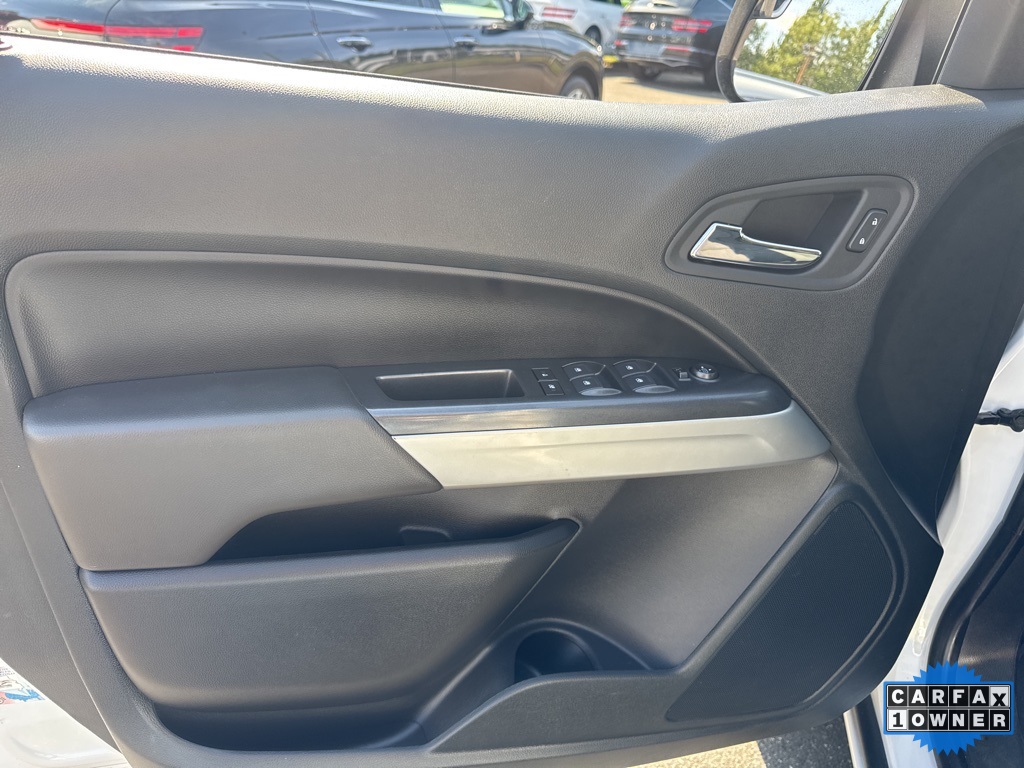 2022 Chevrolet Colorado LT photo 12