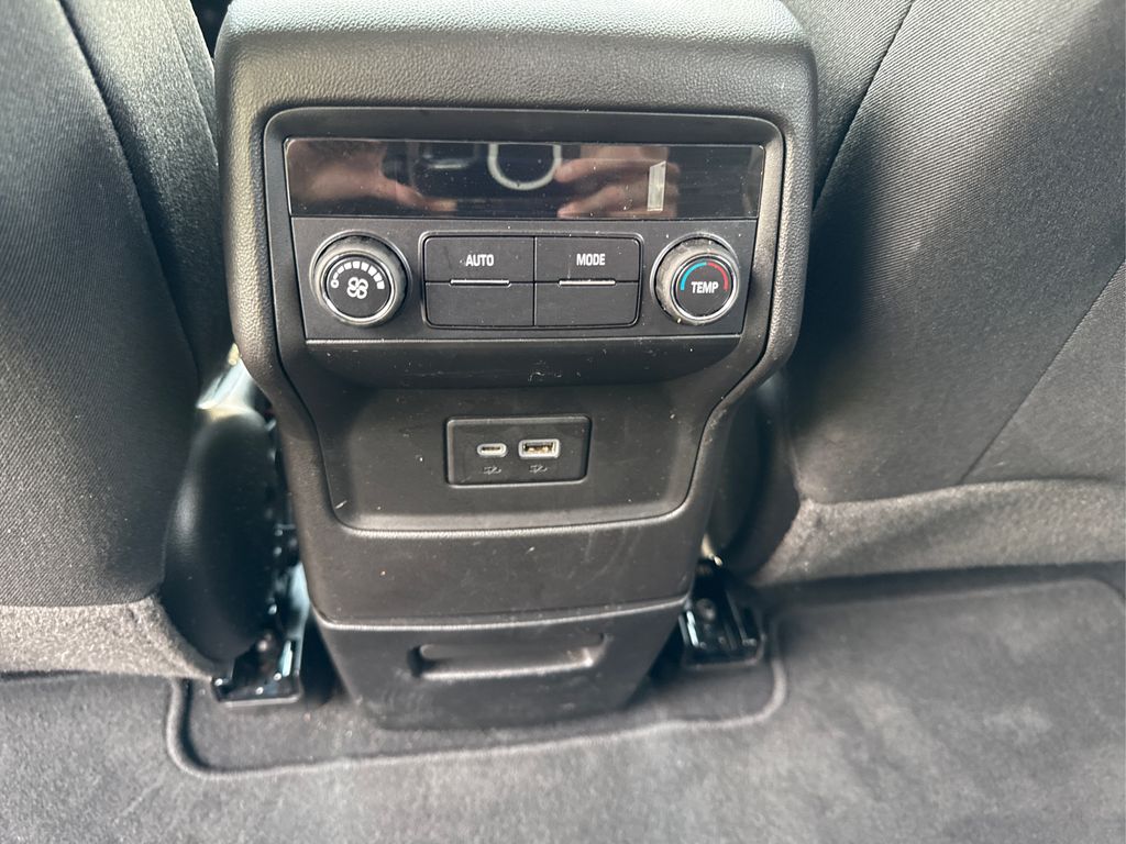 2023 Gmc Acadia SLE photo 27