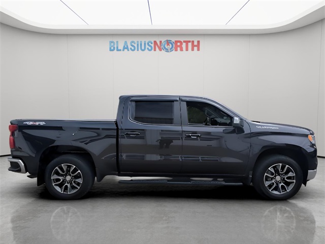 2023 Chevrolet Silverado 1500 LT photo 5