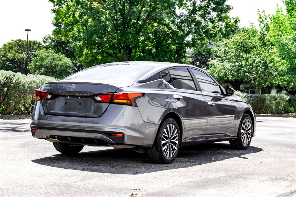 2024 Nissan Altima 2.5 SV photo 4