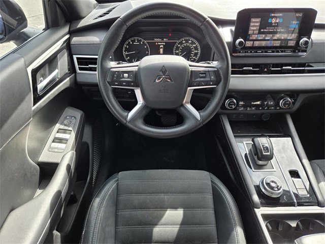2022 Mitsubishi Outlander Black Edition photo 15