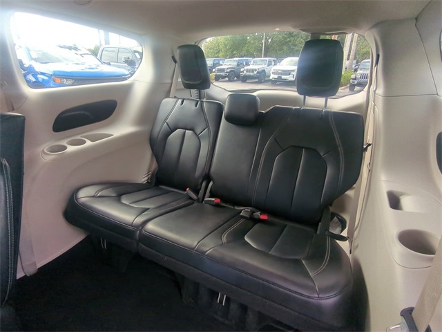 2023 Chrysler Pacifica Hybrid Touring L photo 14