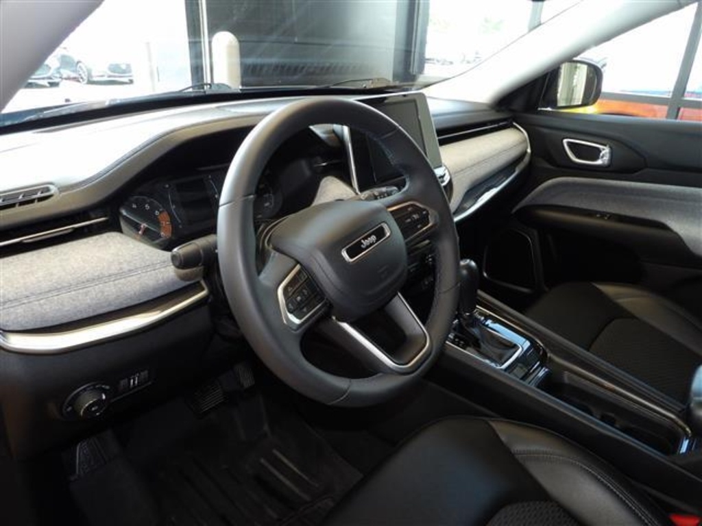 2022 Jeep Compass Latitude photo 23