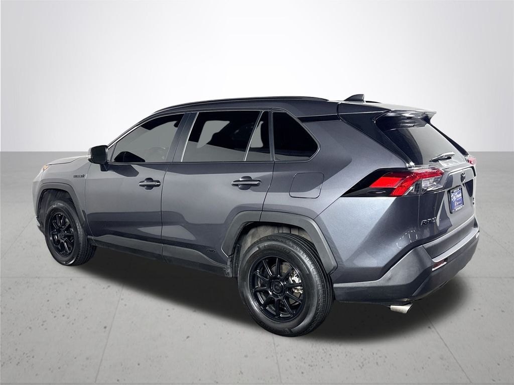 2021 Toyota RAV4 Hybrid XLE photo 4
