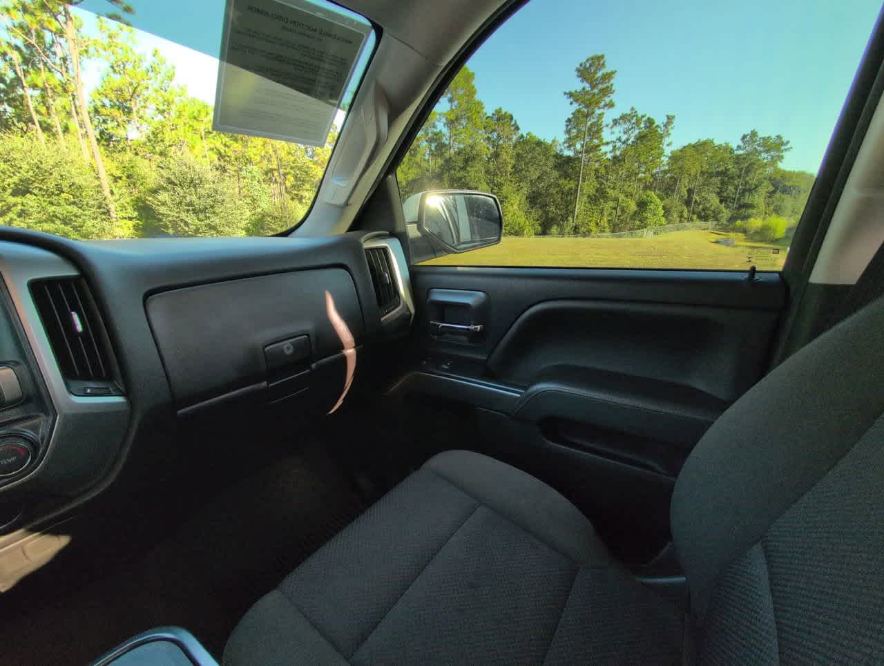 2018 Chevrolet Silverado 1500 LT photo 3