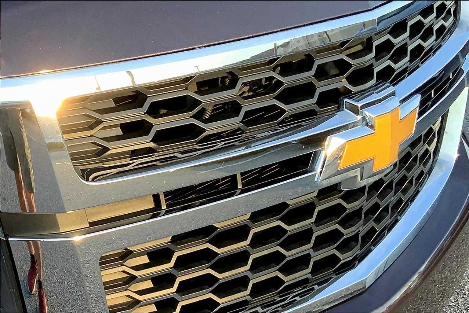 2015 Chevrolet Suburban LT photo 29