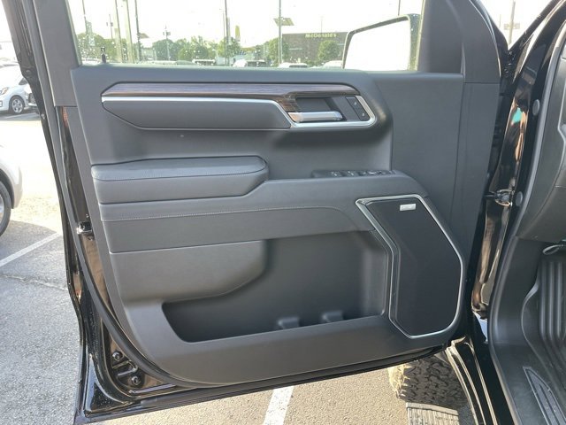 2025 Chevrolet Silverado 1500 RST photo 13