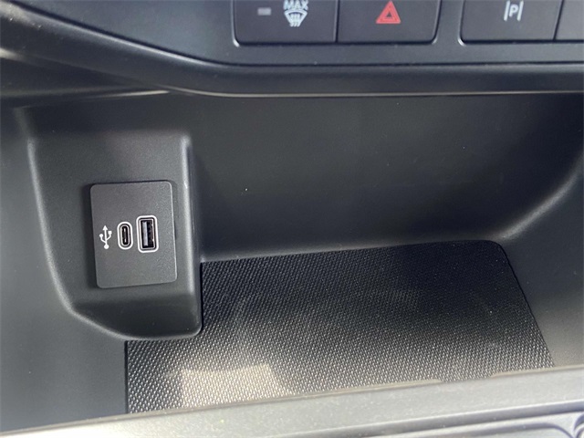 2025 Ford F-150 Lightning photo 17