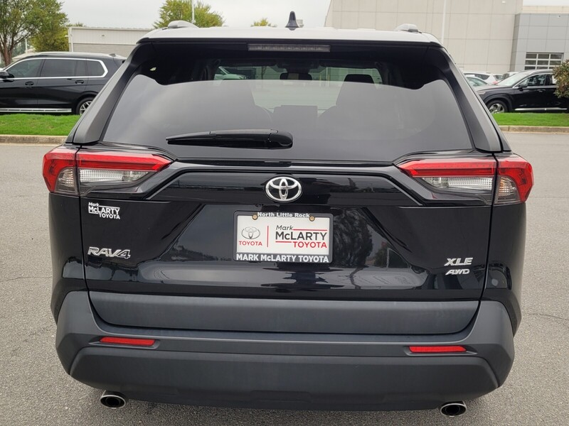 2022 Toyota RAV4 XLE photo 10