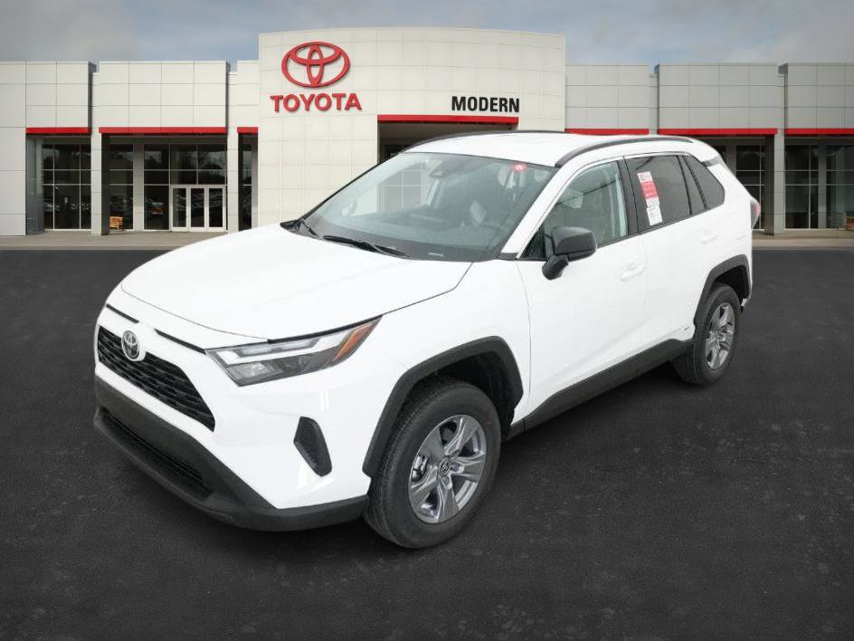 2025 Toyota RAV4 LE's photo