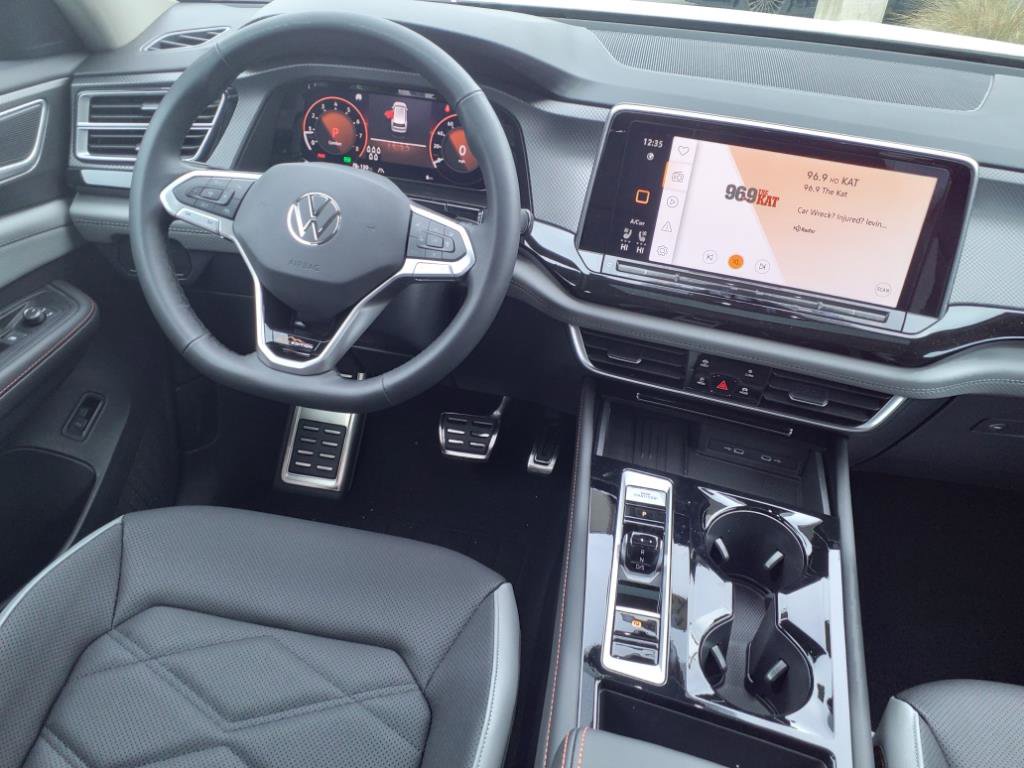 2025 Volkswagen Atlas Peak Edition photo 24