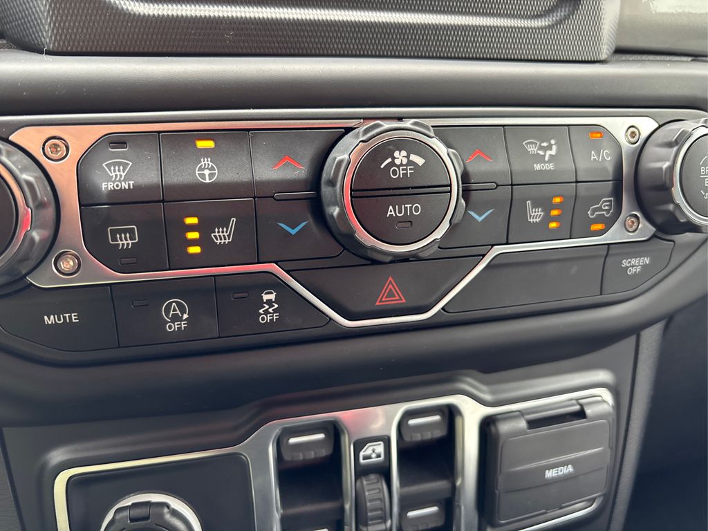 2021 Jeep Wrangler Unlimited Sahara photo 26