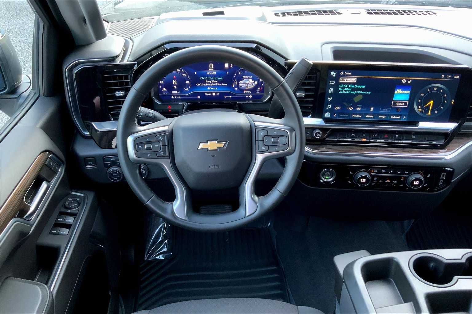 2023 Chevrolet Silverado 1500 LT photo 5