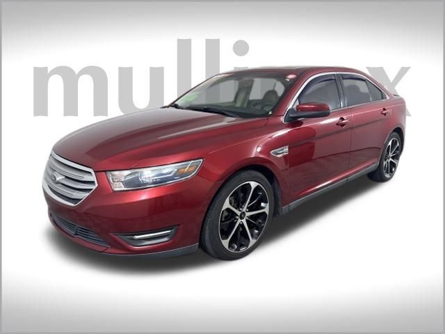 2015 Ford Taurus SEL photo 12