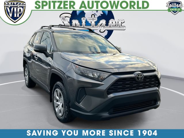 2021 Toyota RAV4 LE's photo