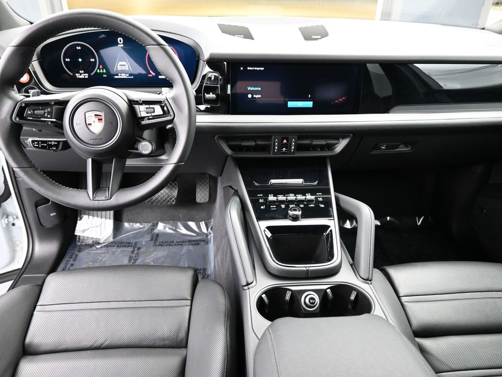 2024 Porsche Cayenne Base photo 5
