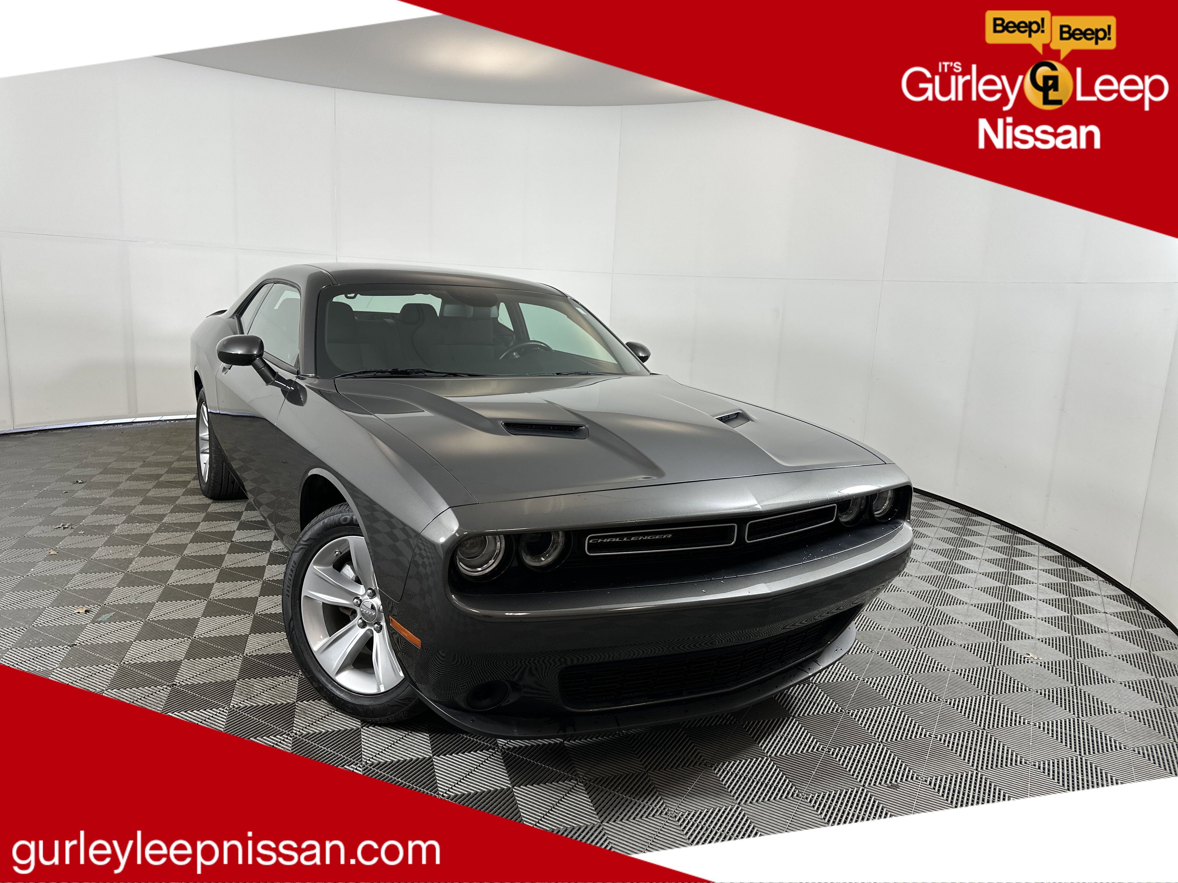Used 2023 Granite Pearlcoat Dodge SXT image 1