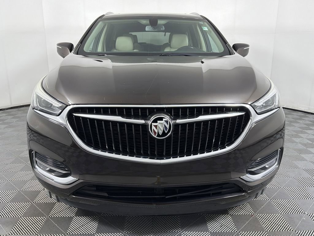 2018 Buick Enclave Essence photo 2