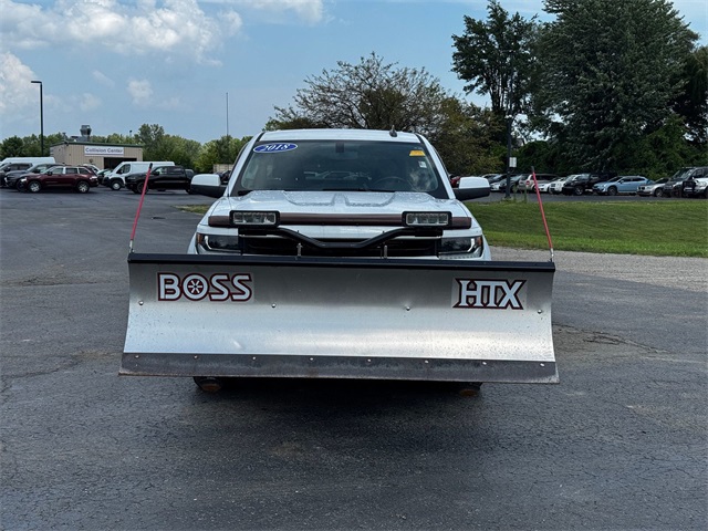 2018 Chevrolet Silverado 1500 LT photo 2