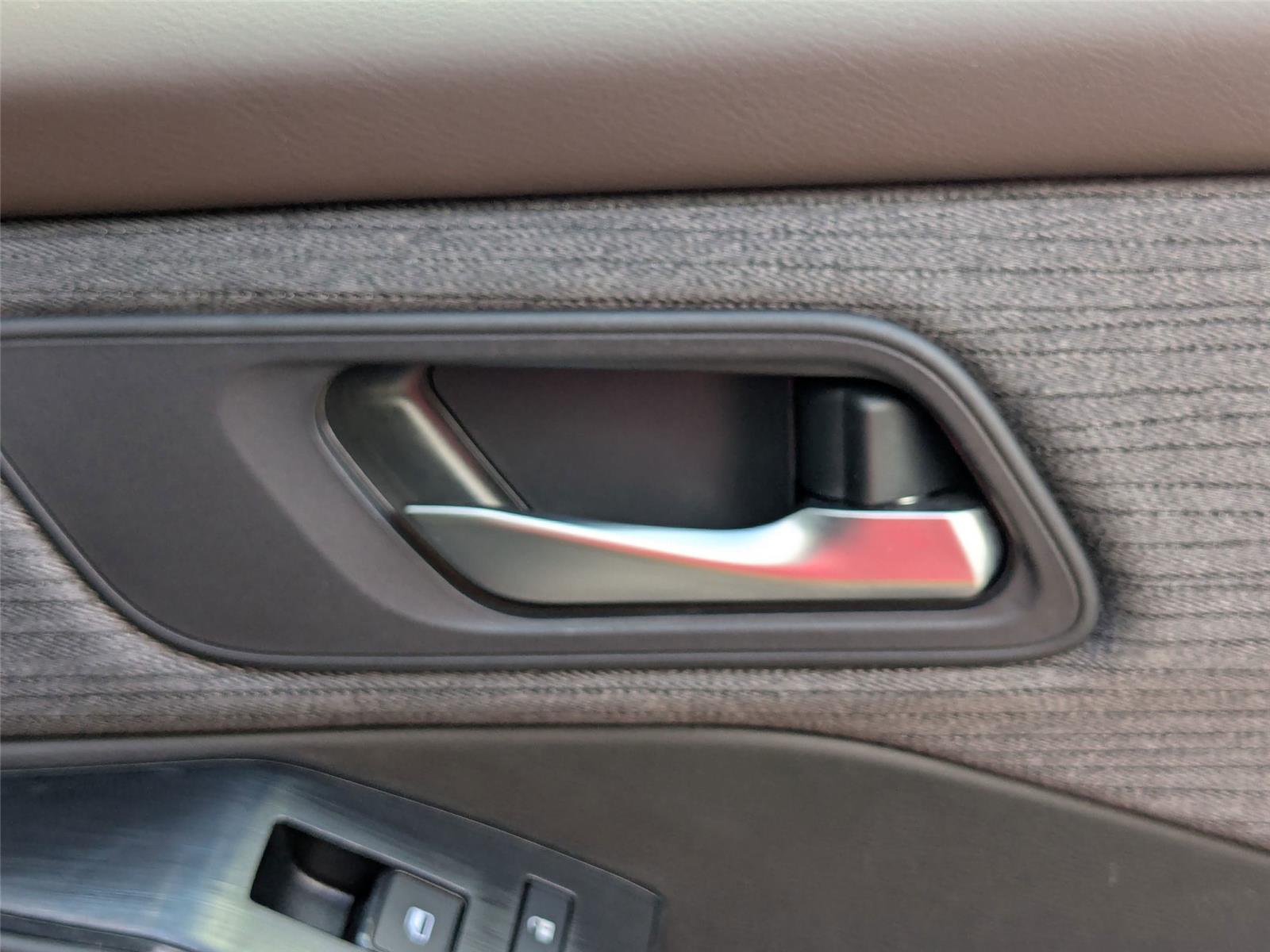 2023 Nissan Rogue SV photo 30