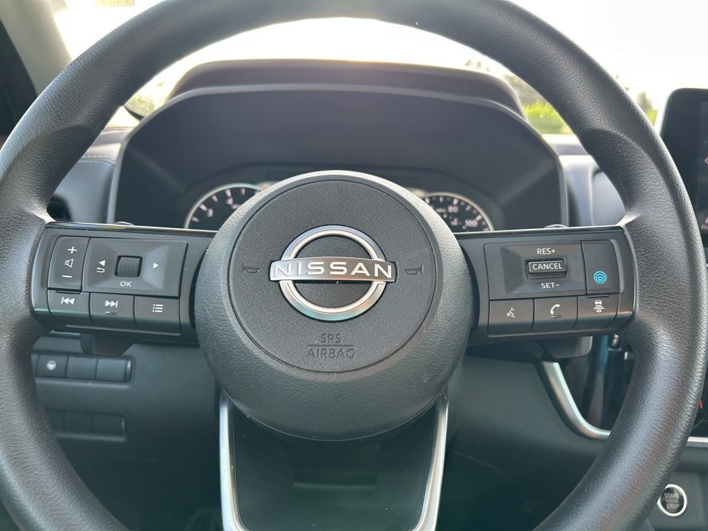 2023 Nissan Rogue SV photo 17