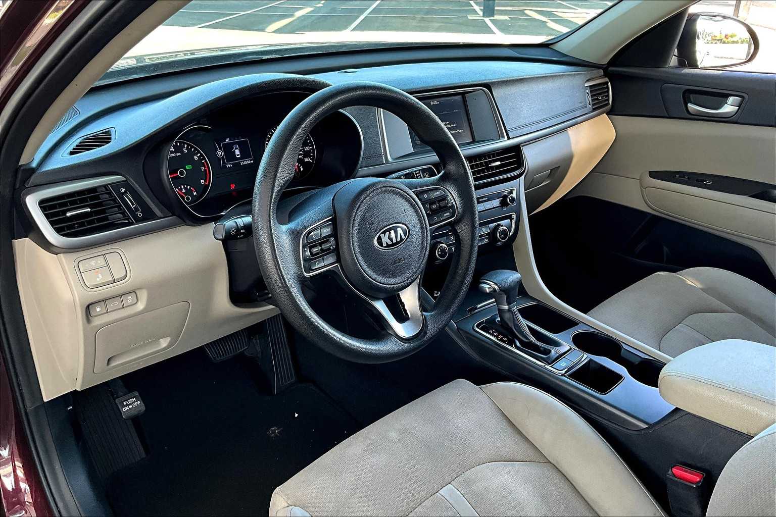 2017 Kia Optima LX photo 17