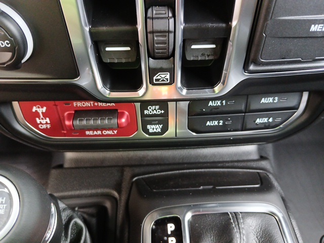 2025 Jeep Wrangler Rubicon X photo 42