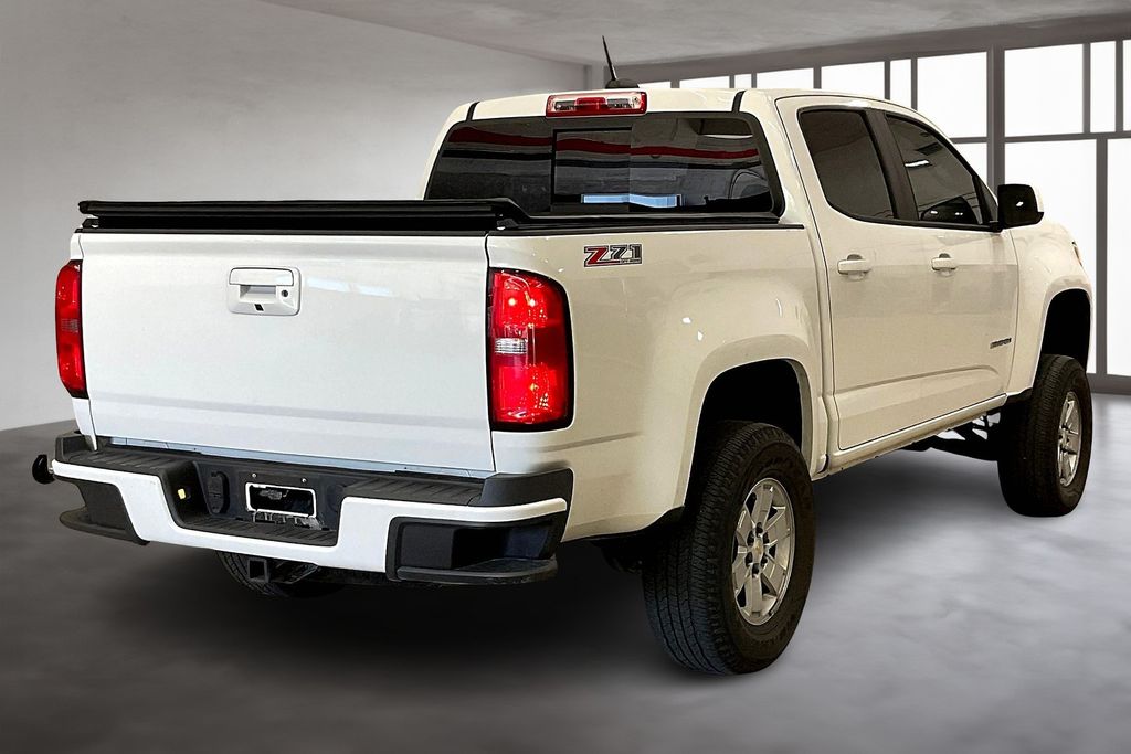 2017 Chevrolet Colorado Z71 photo 2