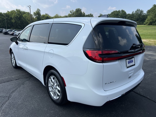 2026 Chrysler Pacifica photo 22
