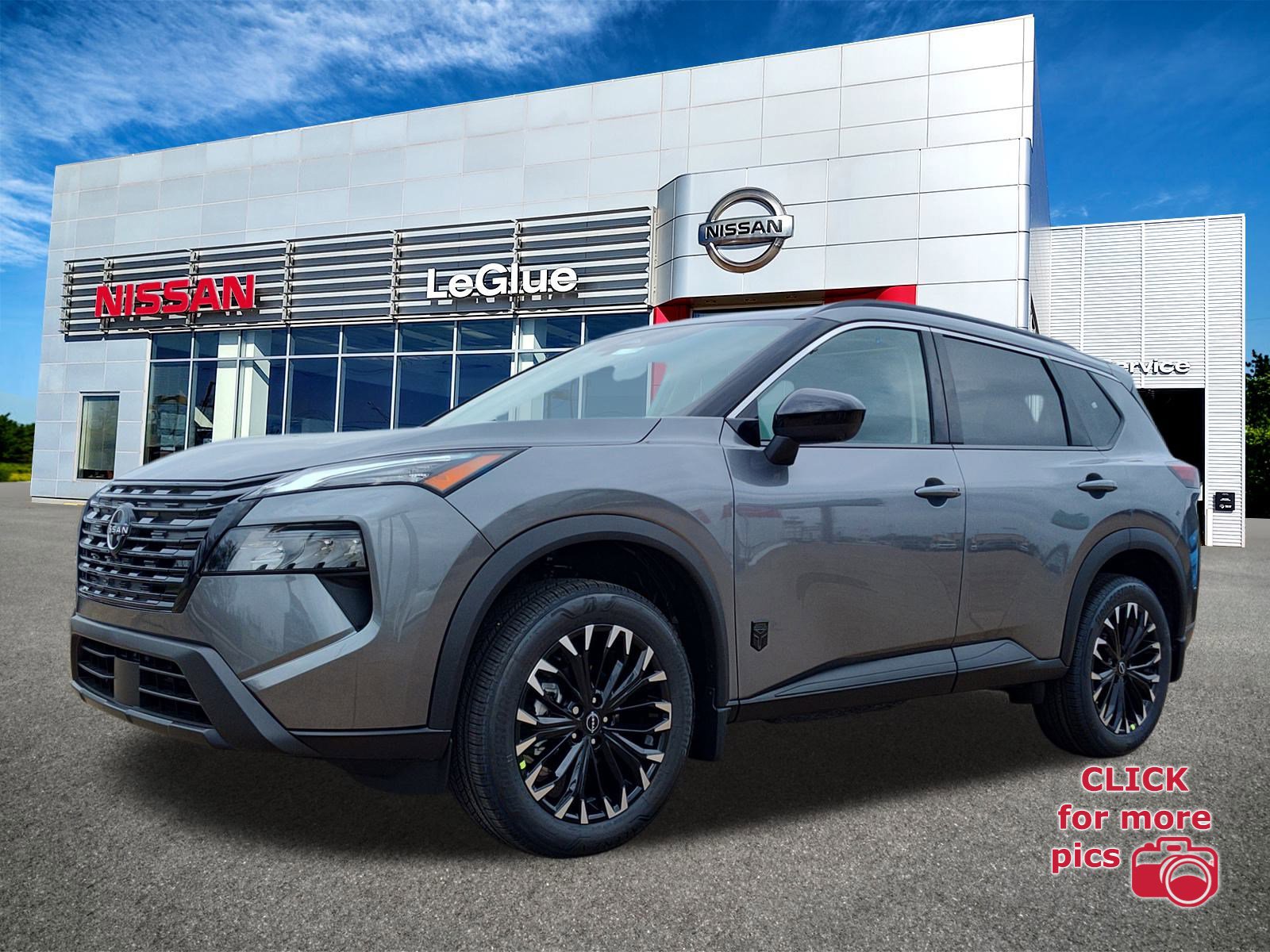 2026 Nissan Rogue Dark Armor's photo