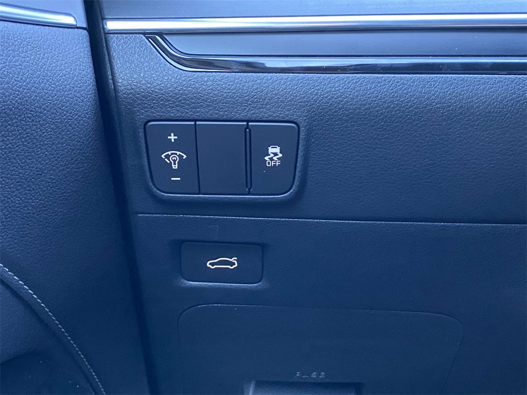 2025 Kia K5 GT-Line photo 19