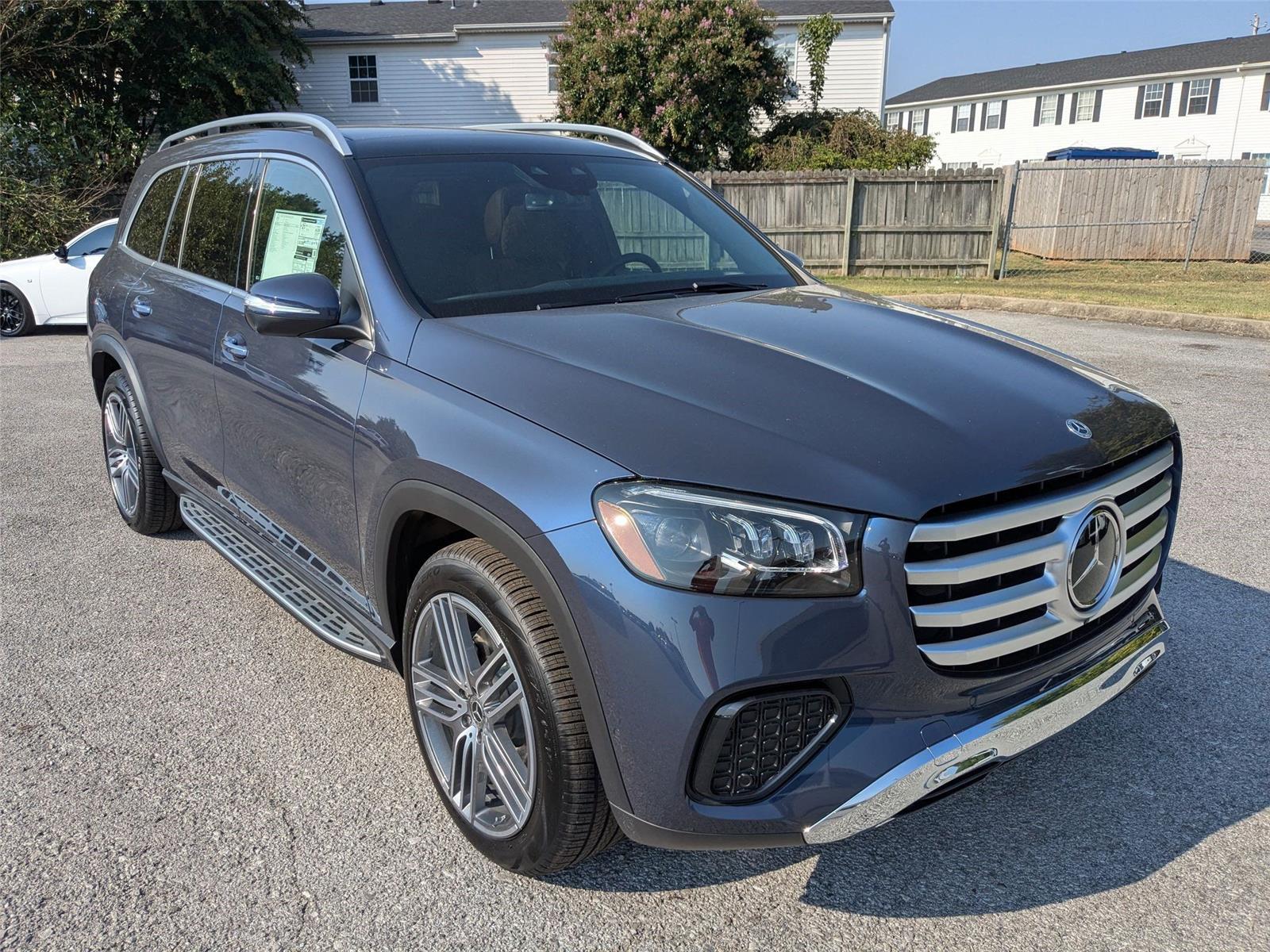 2026 Mercedes Benz GLS 450 4MATIC photo 2