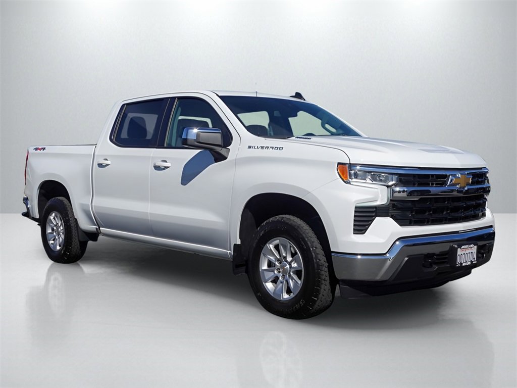 2025 Chevrolet Silverado 1500 LT photo 2