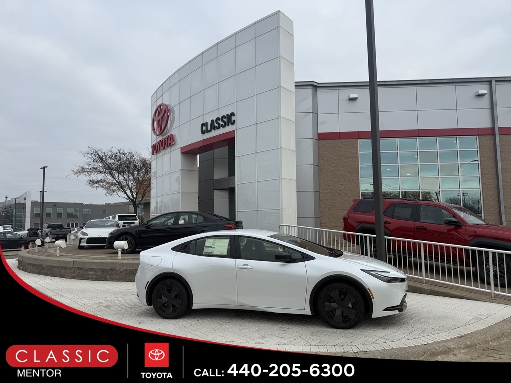 2026 Toyota Prius SE's photo