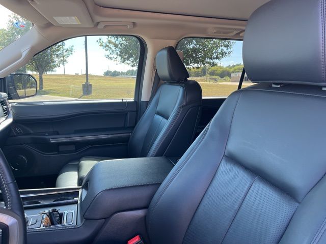 2023 Ford Expedition XLT photo 3