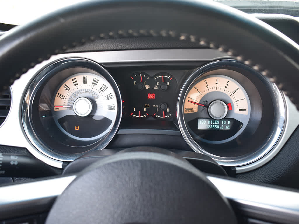 2012 Ford Mustang GT Premium photo 14