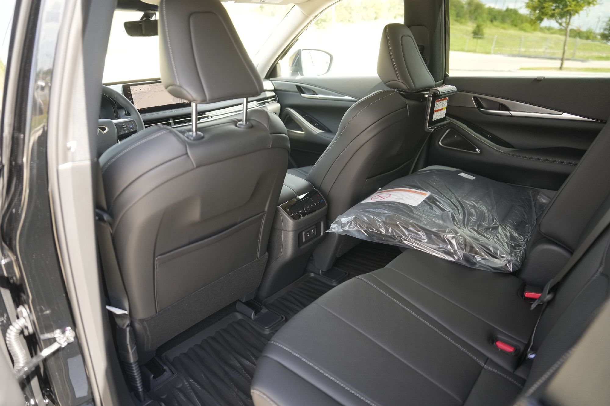 2026 Infiniti QX60 Luxe AWD photo 16