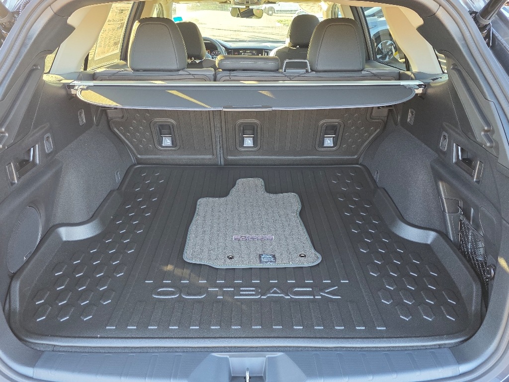 2025 Subaru Outback Onyx Edition photo 3