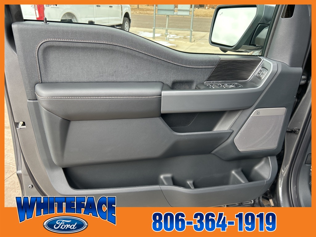 2025 Ford F-150 Lariat photo 10