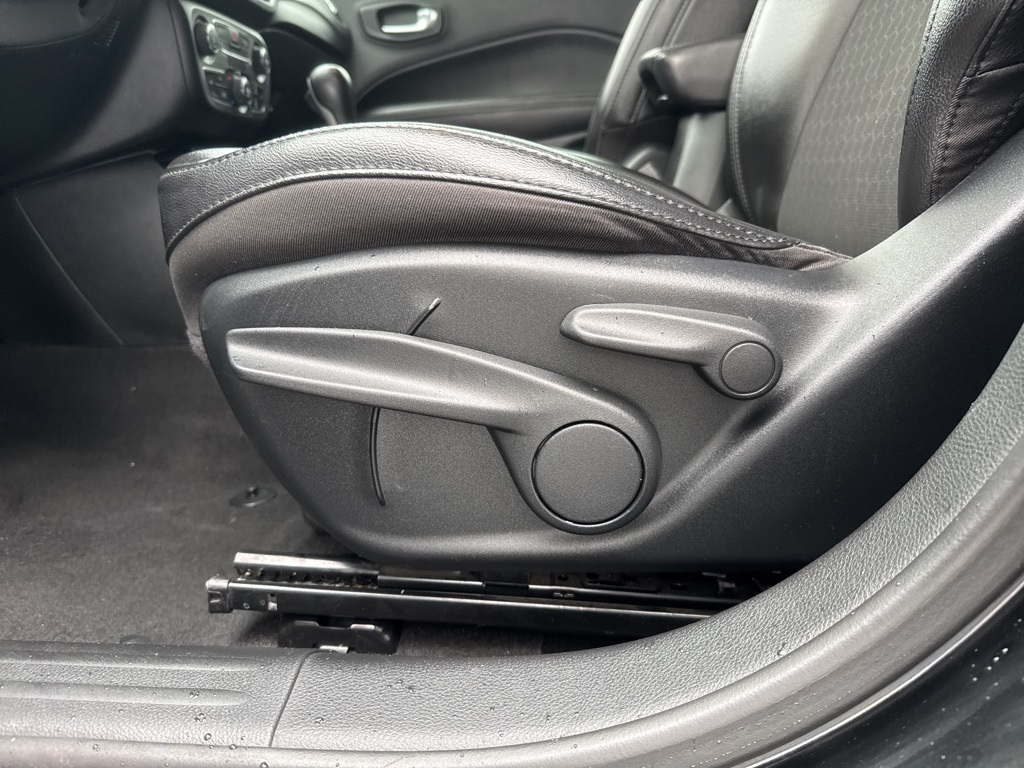2020 Jeep Compass Altitude photo 9