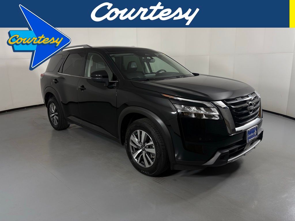 2023 Nissan Pathfinder SL