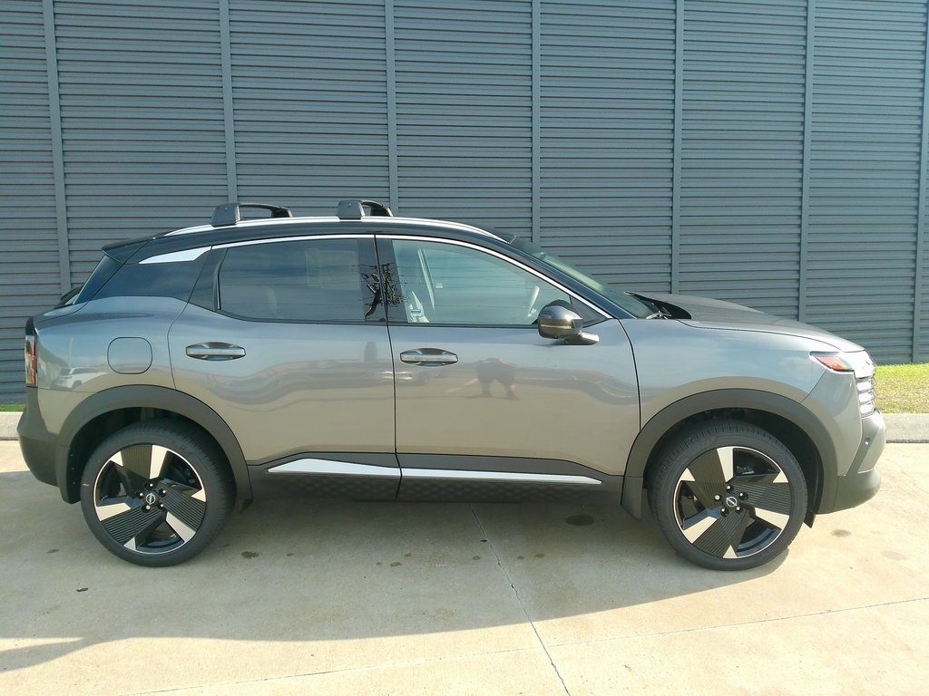 2025 Nissan Kicks SR photo 2