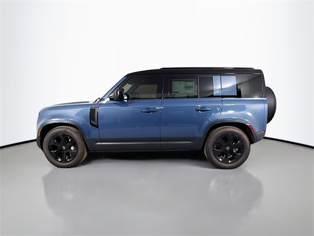 2025 Land Rover Defender 110 S photo 7